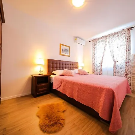 Family Friendly House With A Swimming Pool - Cuskijas, Novigrad - 18169 Pridraga