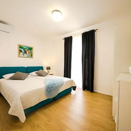 Family Friendly House With A Swimming Pool - Cuskijas, Novigrad - 18169